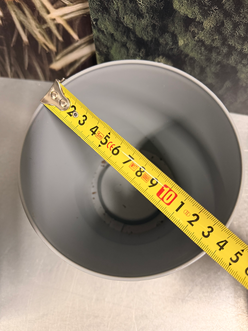 Sīktēls: Pelēks puķu pods