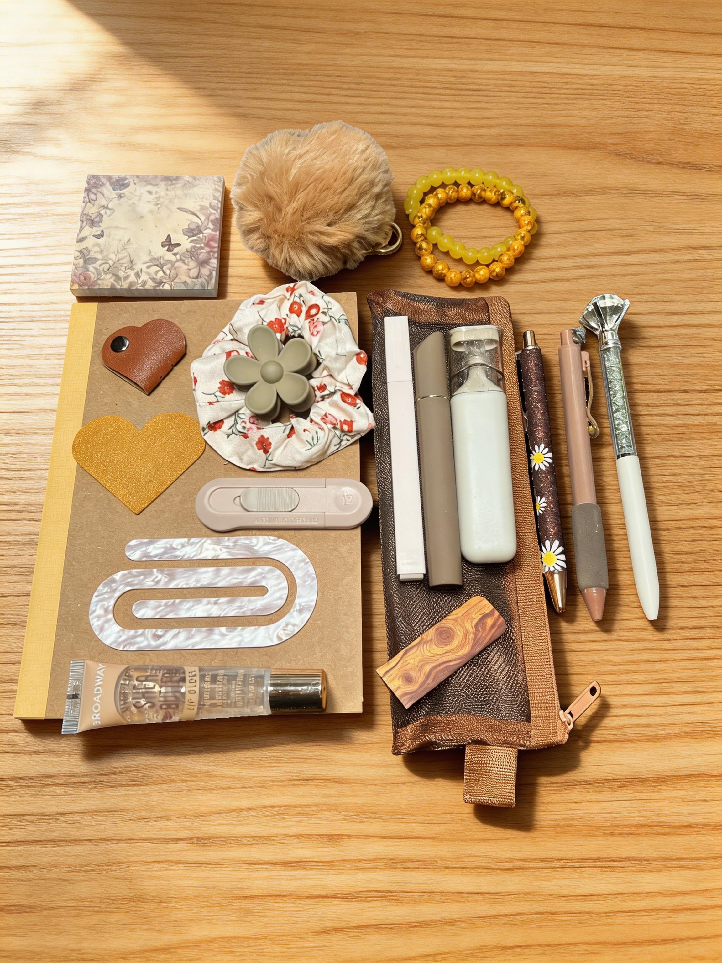 Color Stationary Bundles