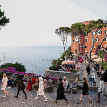 Max Mara’s Local Color Resort 2022 Introduces a New Generation of ‘Swans’