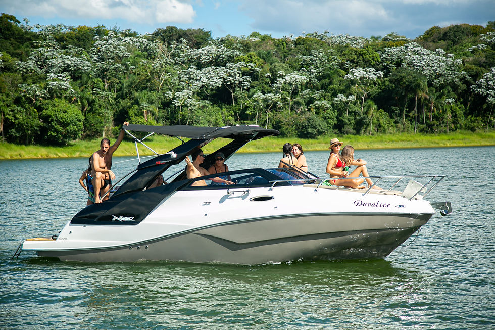 Conheça o passeio de lancha em Joanópolis