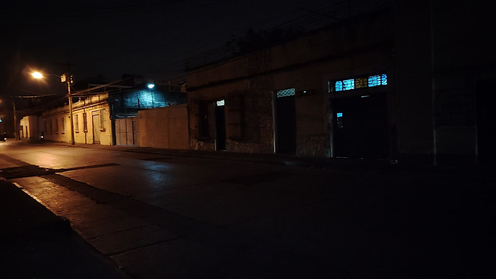A altas horas de la noche, no se observa nada lo que complica la seguridad de los vecinos