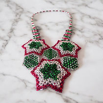 COLLAR TRES FLORES