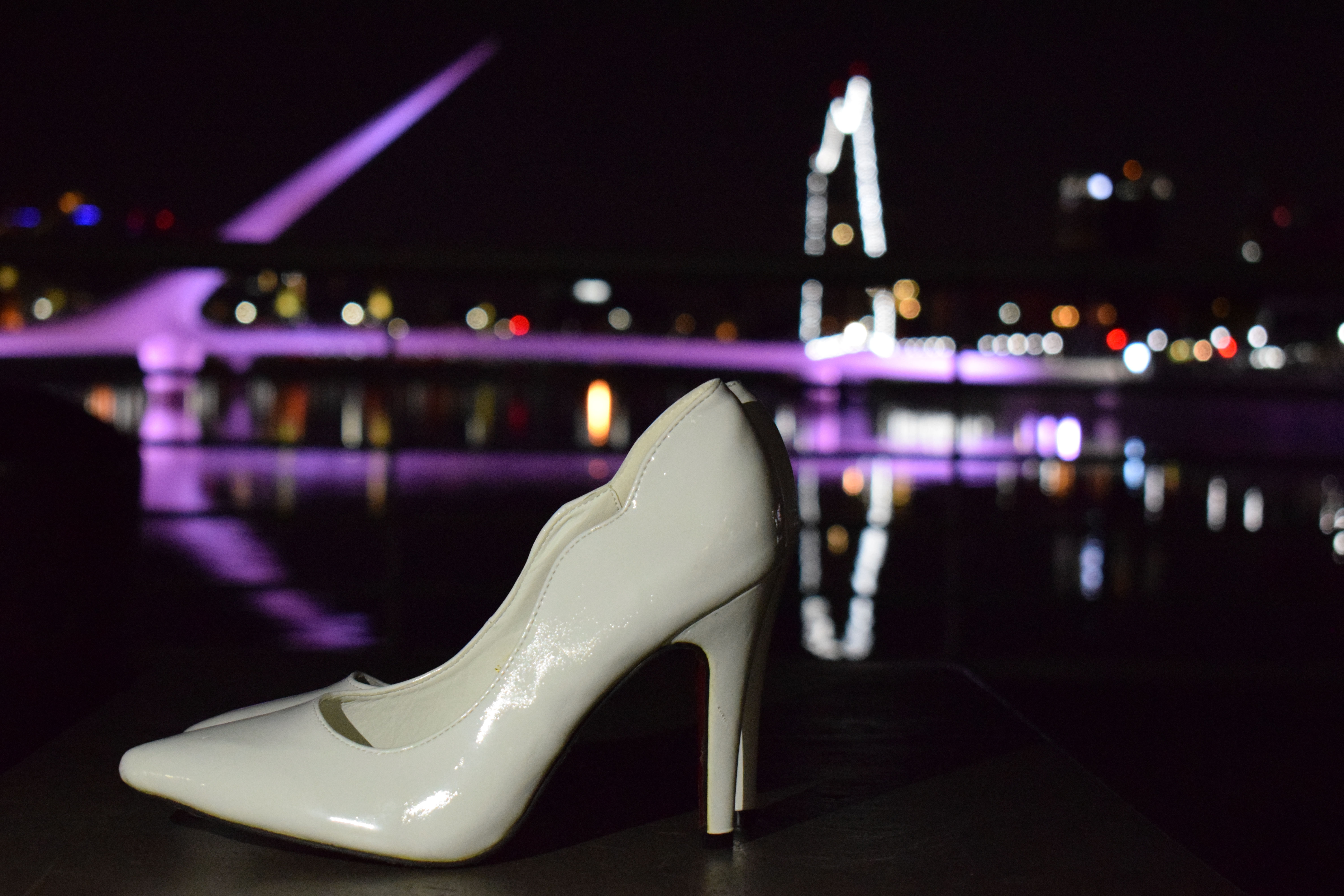 Estiletos blancos de charol