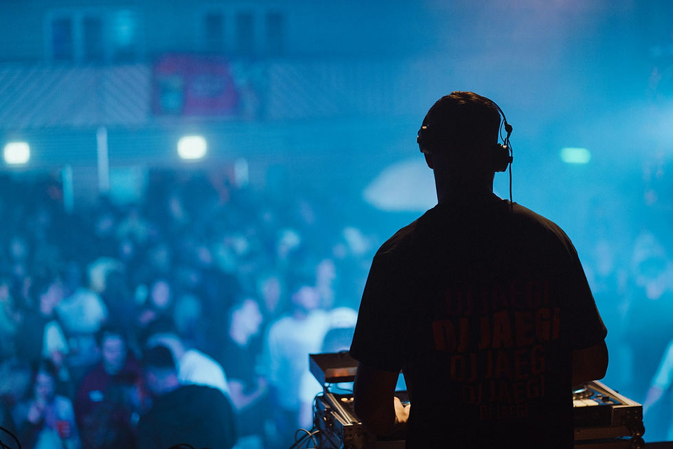 DJ
