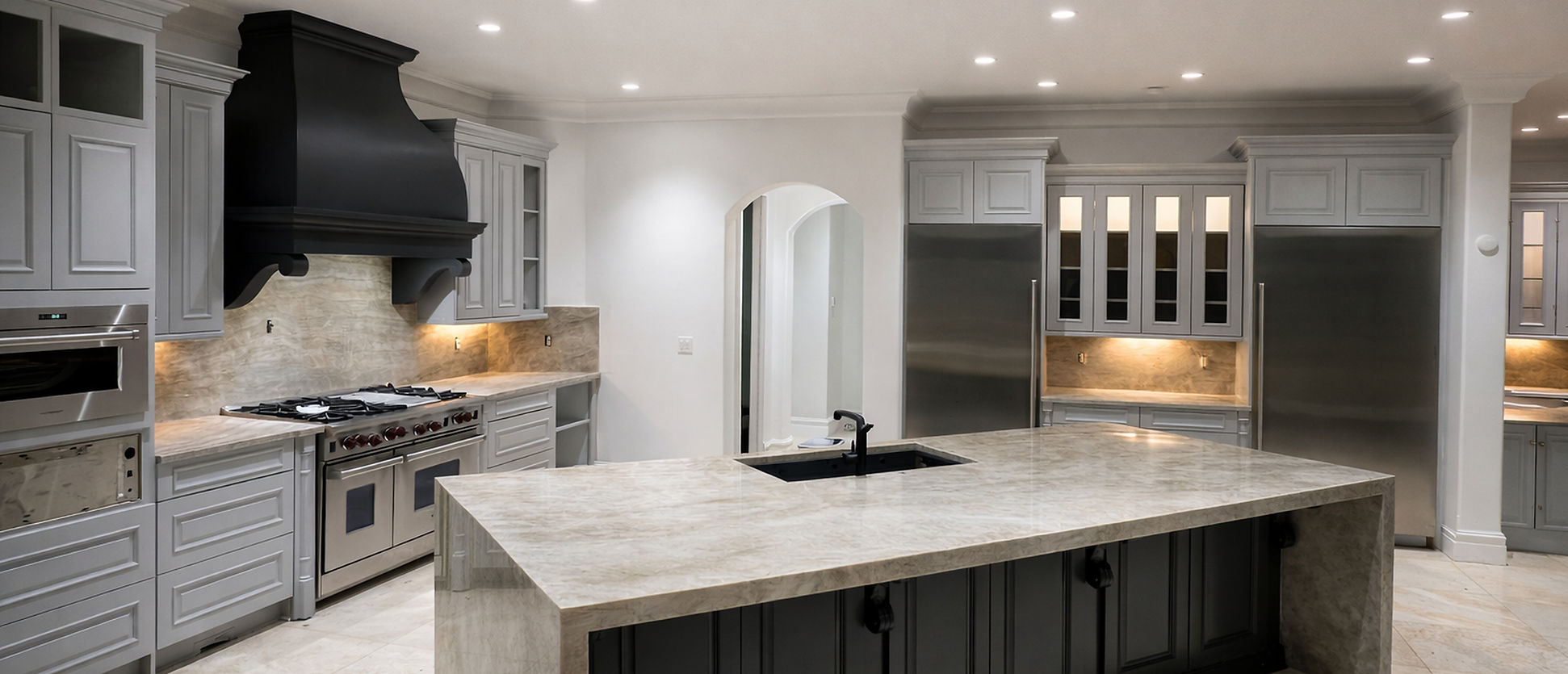 Gomez_Custom_Surfaces_Wix_Hero_Wide_Angle_Stone_Focus_3000x1290.jpg
