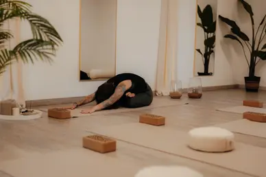 sanftes Yoga, jeden Mittwochmorgen