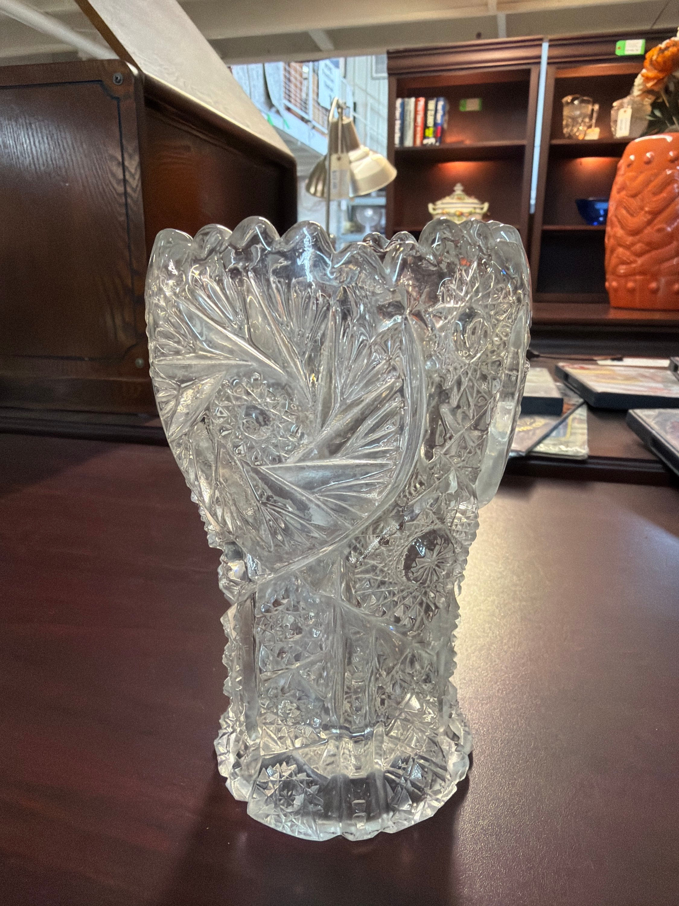 6" VASE SMITH GLASS CO. WHIRLING STAR SAWTOOTH RIM " AMERICAN BRILLIANT GLASS"