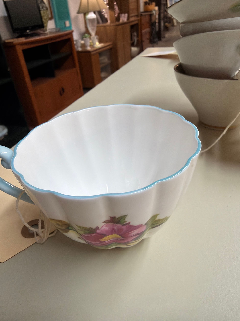 Thumbnail: TEA CUP  VINTAGE PORCELAIN SHELLY ENGLAND FLORAL BONE CHINA