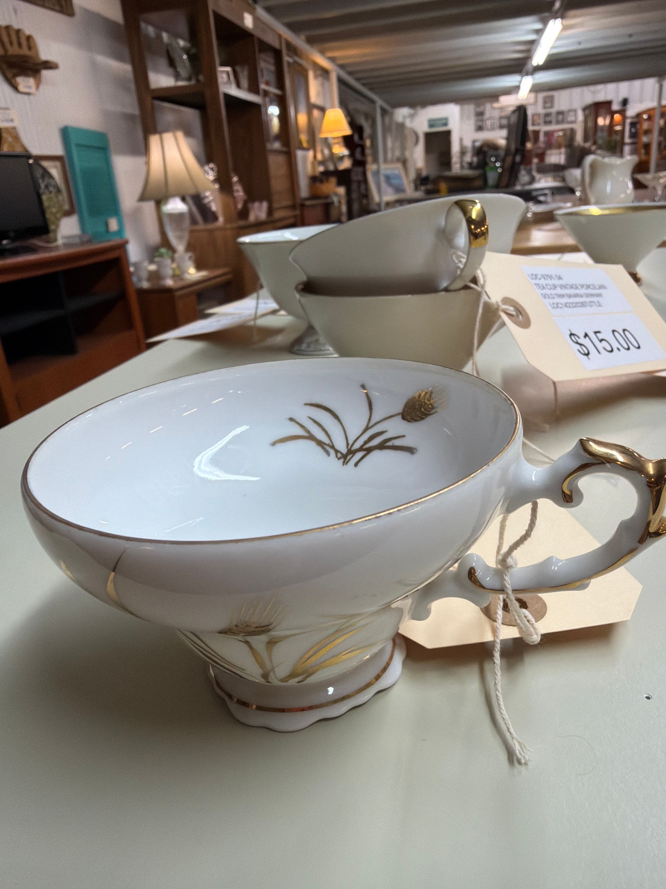 TEA CUP  VINTAGE PORCELAIN LEFTON " GOLDEN WHEAT"