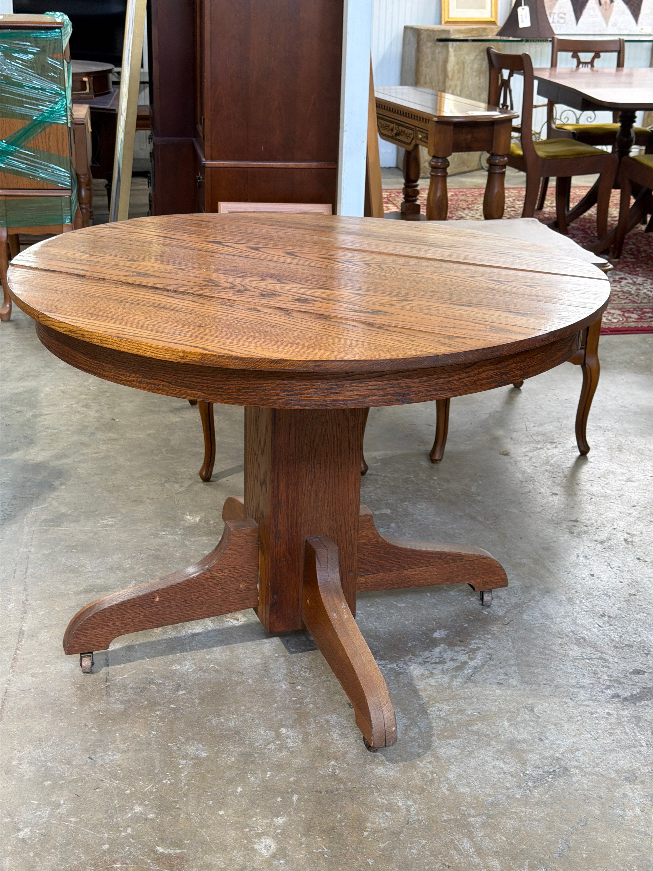 ANTIQUE OAK ROUND PEDESTAL 42" TABLE