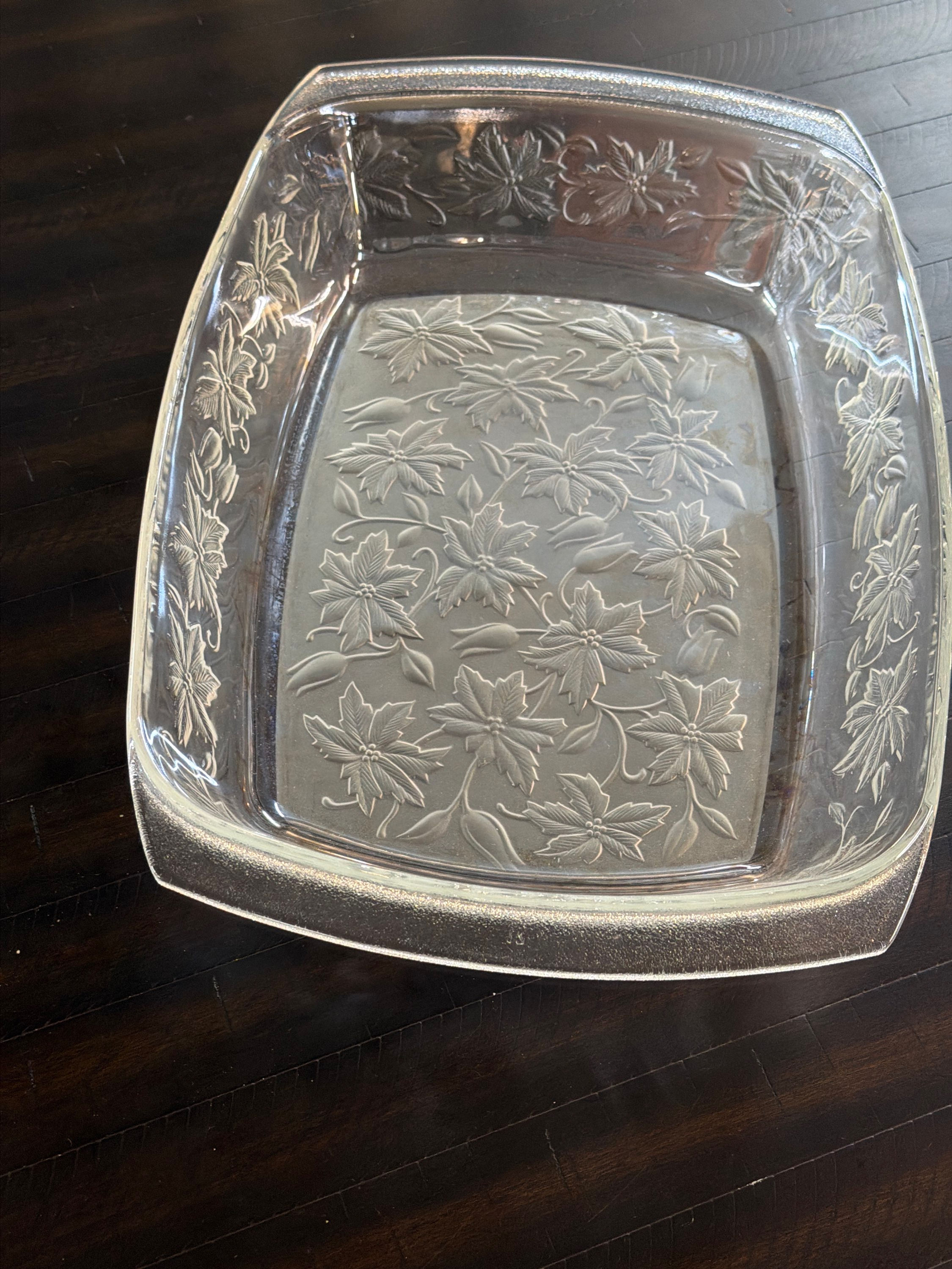 XL PRINCESS HIUSE FANTASIA BAKING DISH POINSETTIA DESIGN