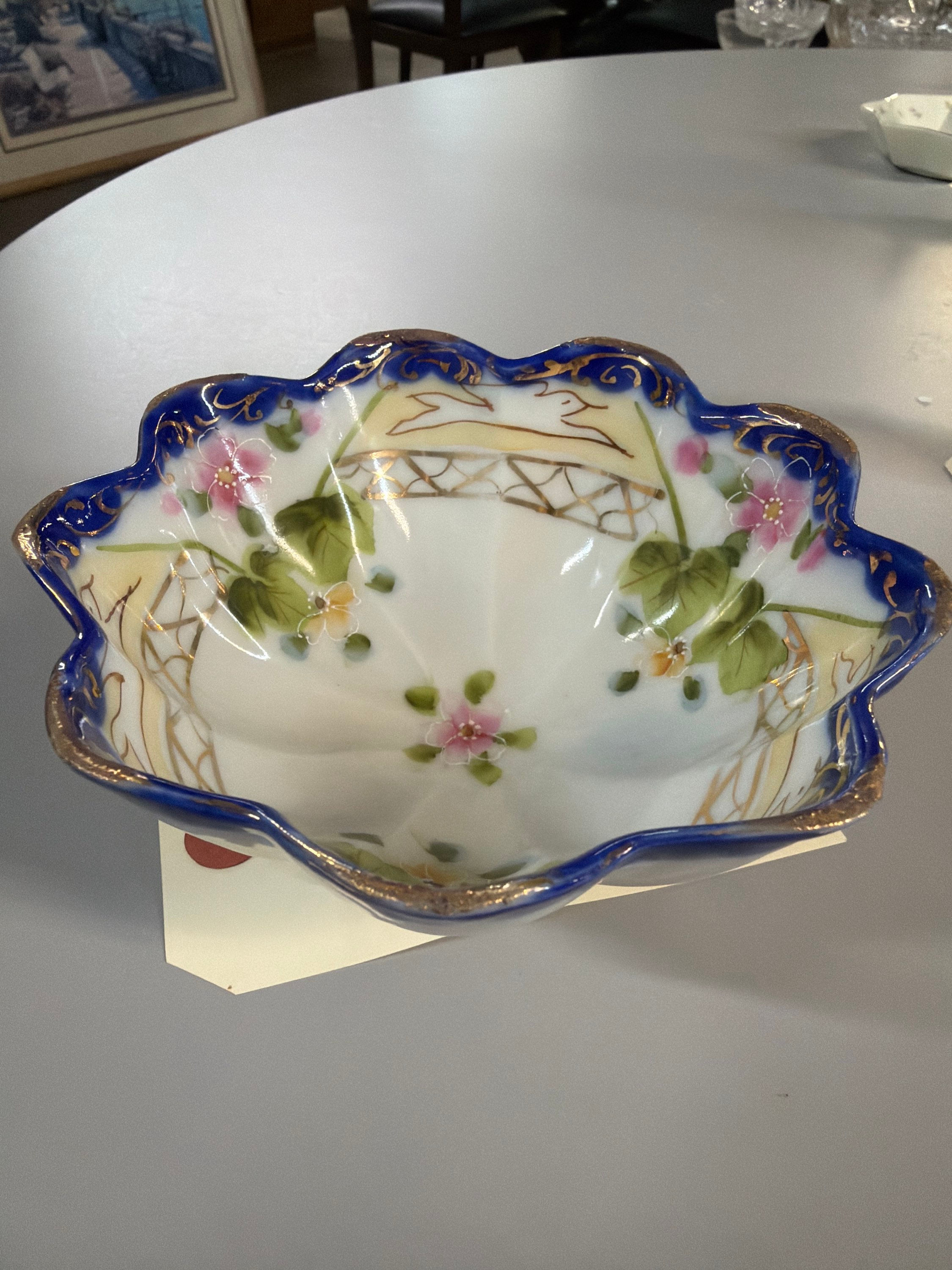 5" HAND PAINTED PORCELAIN FOOTED BOWL MADE IN JAPAN