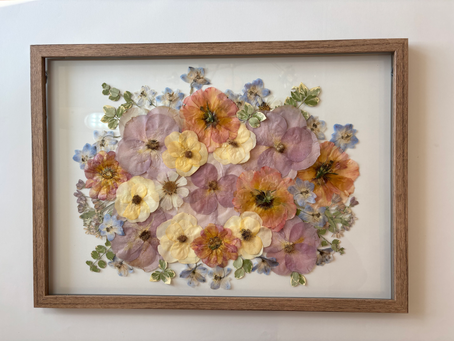 Custom wedding flower preservation in Ontario: How to save your wedding bouquet forever.