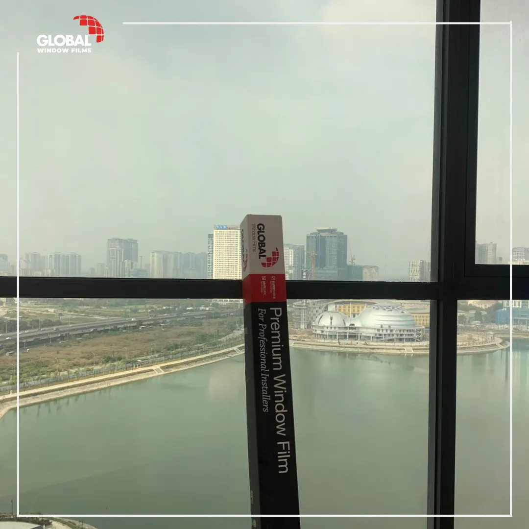 Dán kính văn phòng chống nắng nóng