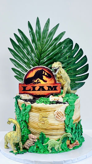 Dinosaurs Jurassic Park cake.jpeg
