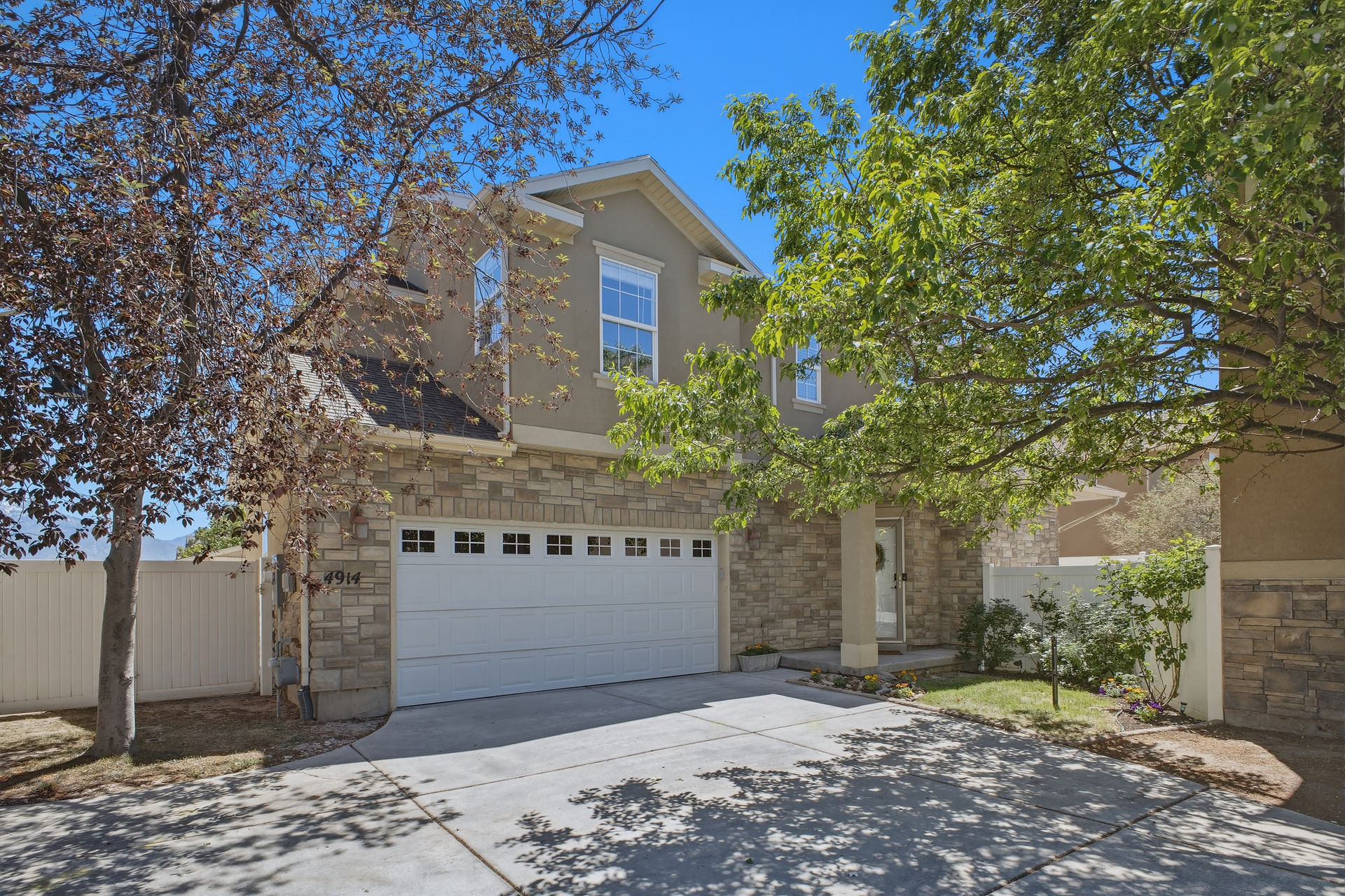 4914 W Duncan Meadow, Riverton. New listing by Nicole Kampenhout
