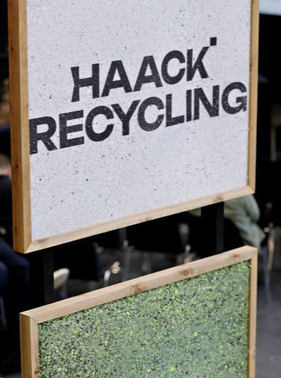 Miniaturebillede: textilia de forenede dampvaskerier DFD akustikbillede eget motiv print genanvendt tekstil lyddæmpende logo kontor arbejdstøj