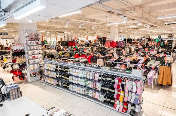 Vişne Mağazaları kataloğu için tüm mağazalarda keyifli çekimler gerçekleştirdik.