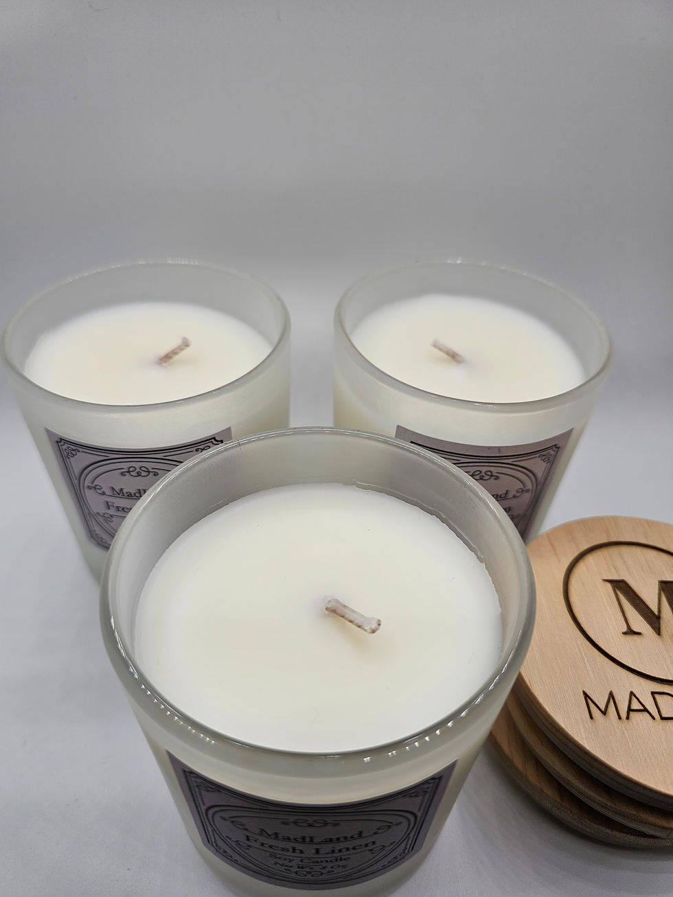 Thumbnail: Fresh Linen Scented Soy Candle