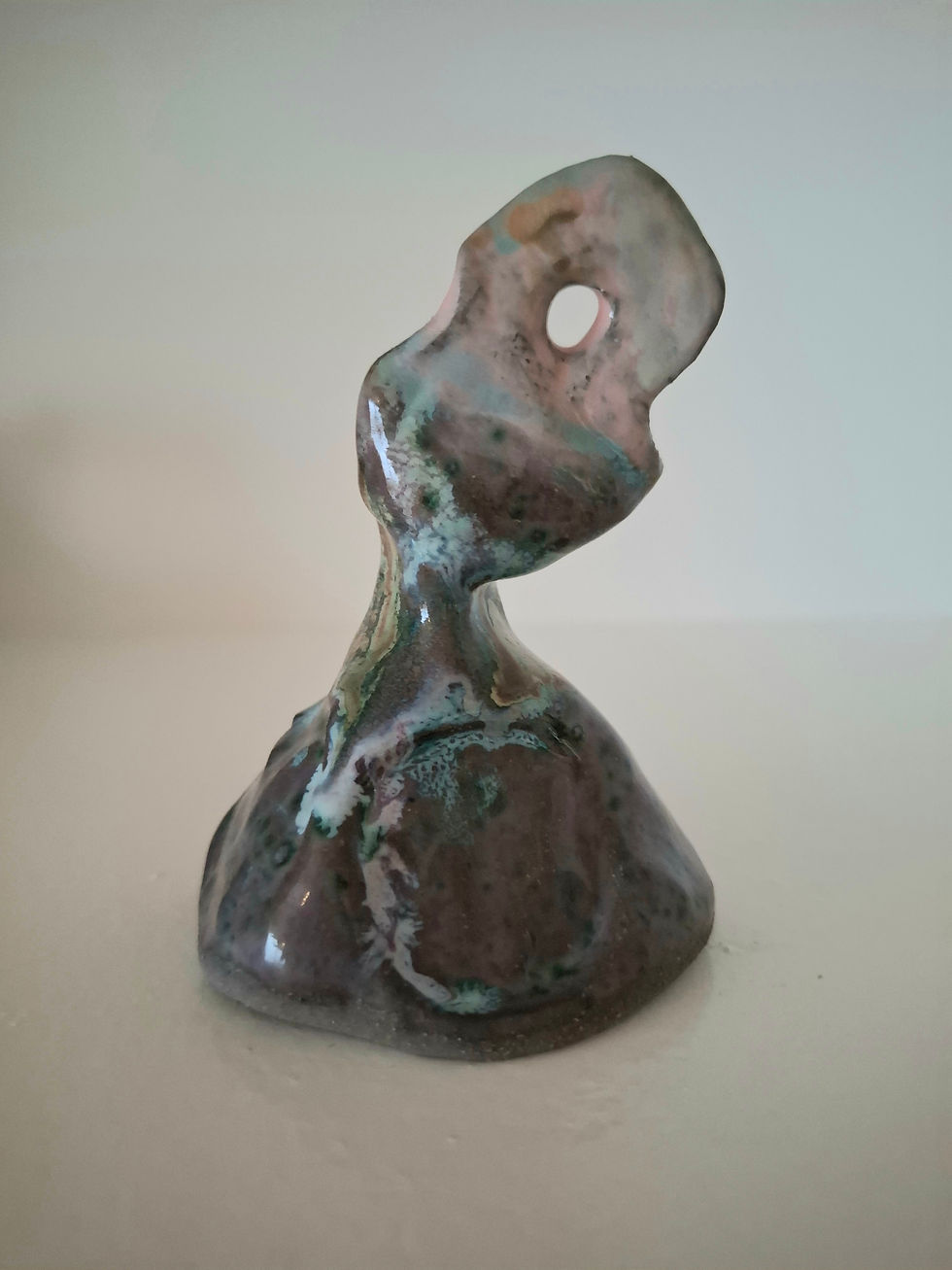 Miniaturebillede: Fruentimmer figur i keramik