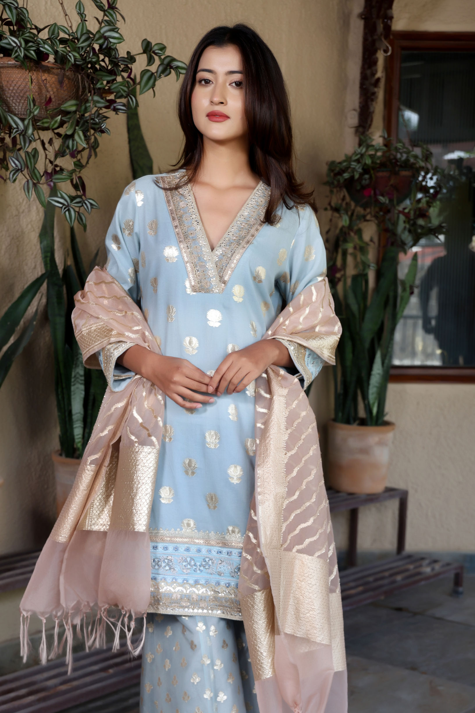 Chanderi Banarasi Booti Kurta Set