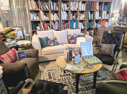 Salon antiquités brocante Pont l'Evêque, par Ressort T Fauteuils, Julie Monnier tapissière décoratri