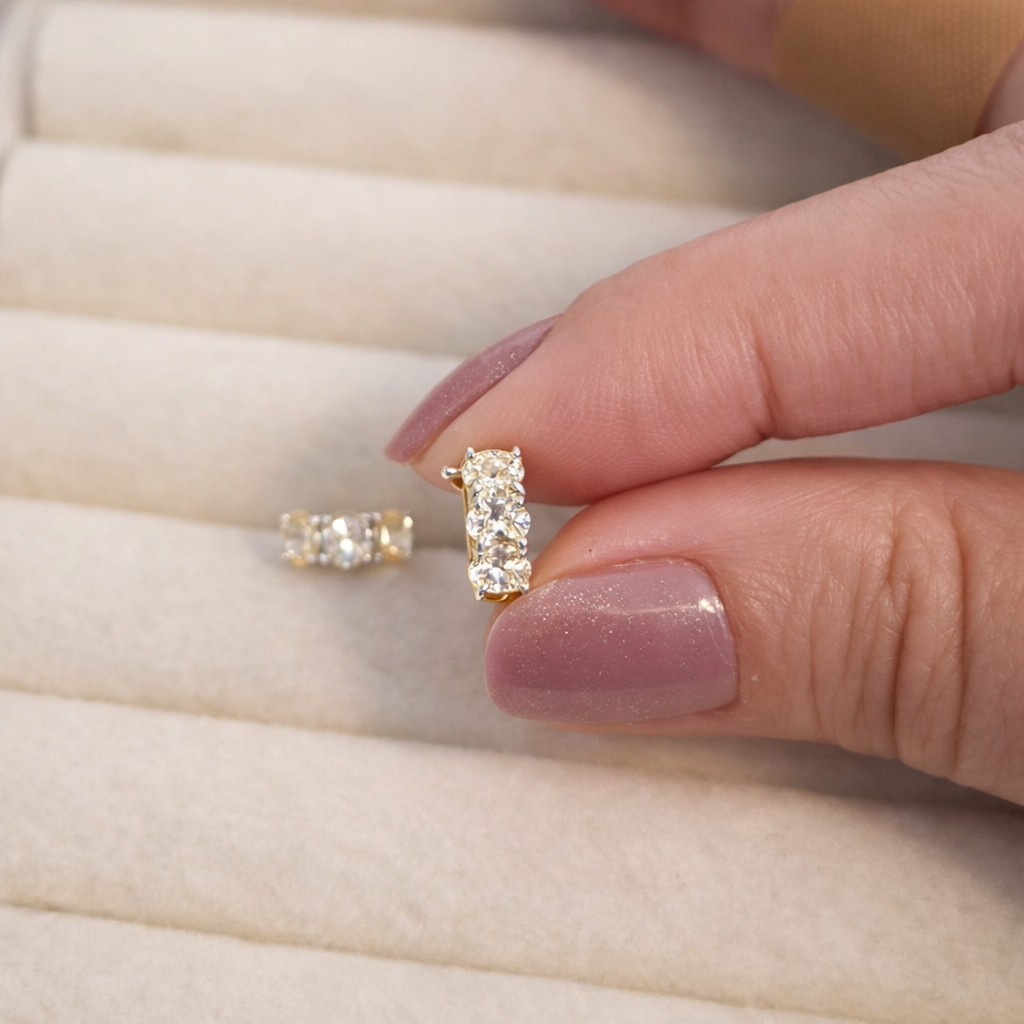 Argolinha de Prata 925 com 3 Cristais amarelos Topazio