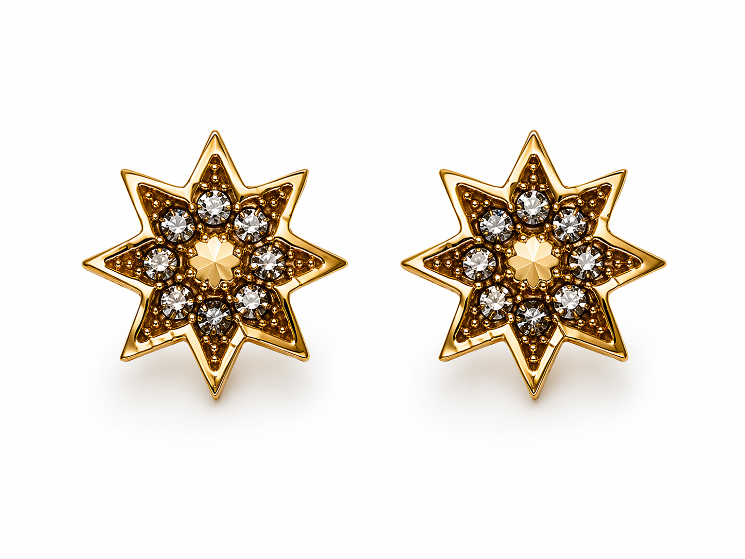 Brinco Guia Estrela Solitária Cravejado Banhado a Ouro 24K | Morena Canela