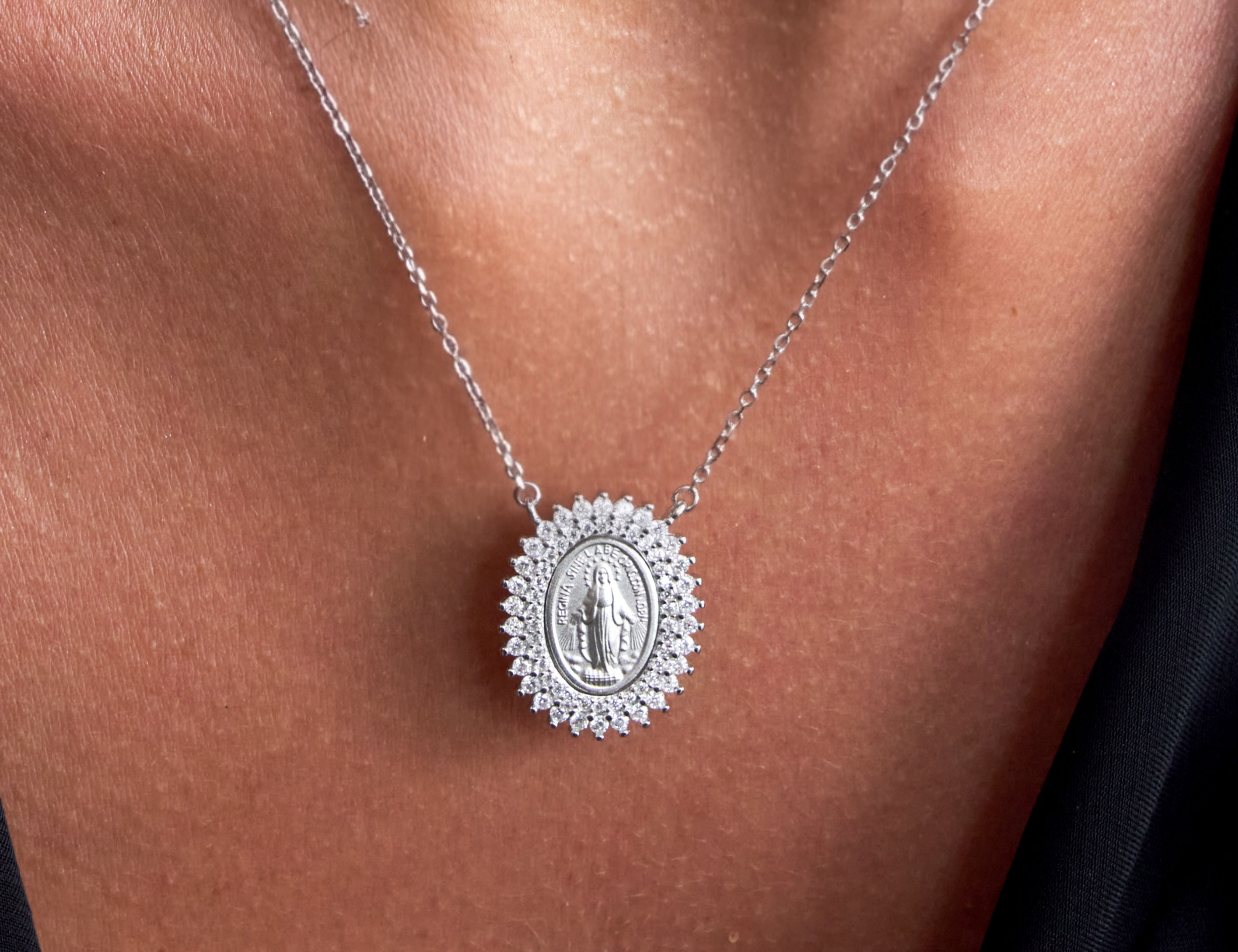 MOISSANITE - Colar Nossa Senhora das Graças Média em Prata 925