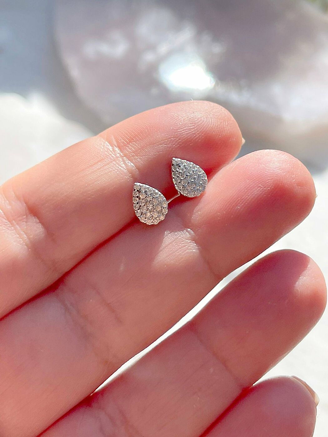 Brinco em prata 925, gota cravejada, zircônias brancas