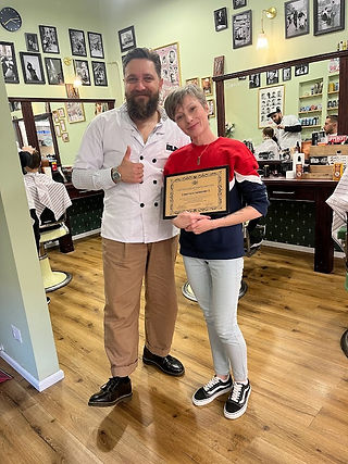 לימודי עיצוב שיער weins barbershop  ברבריה חיפה צציס צ'צ'יס