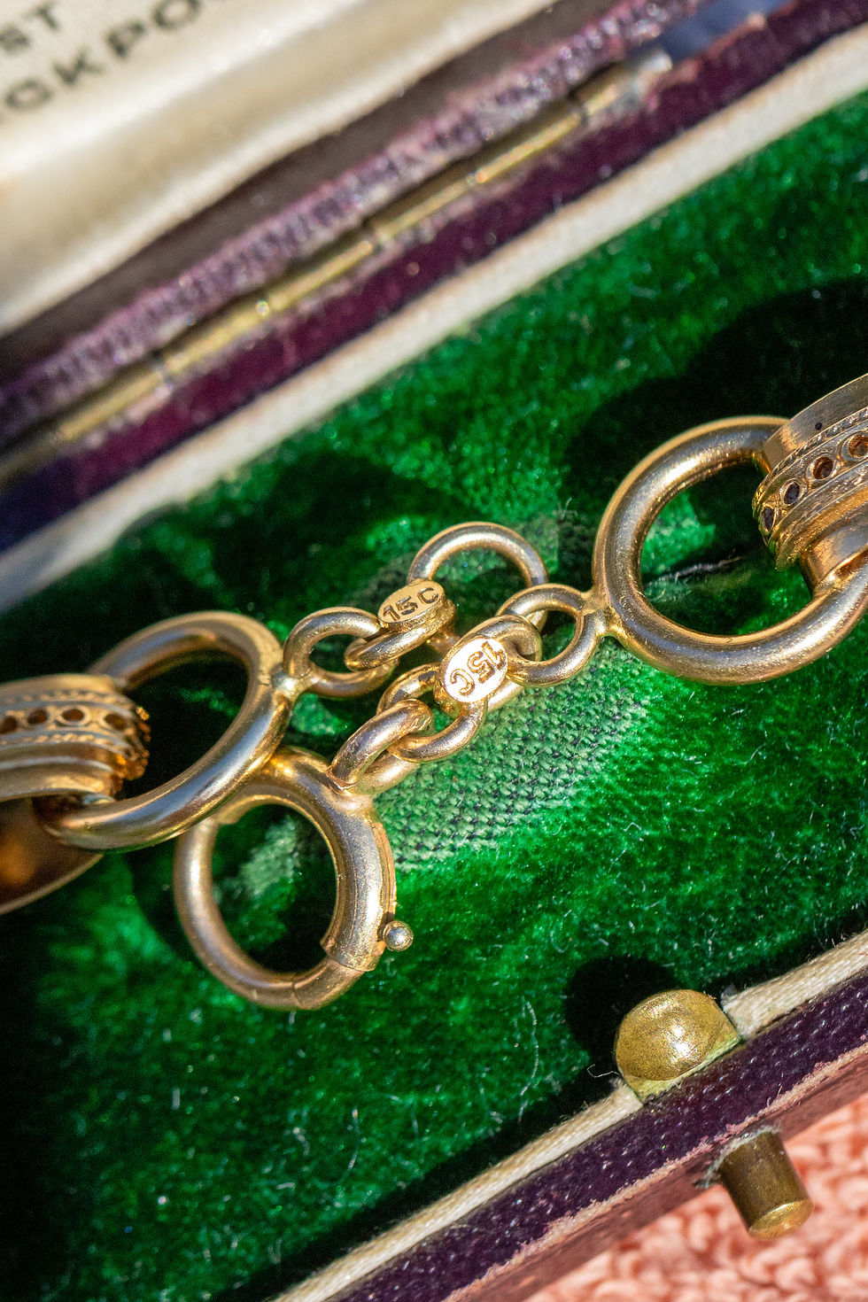 Thumbnail: Victorian 15ct Gold Book Chain Collar Necklace