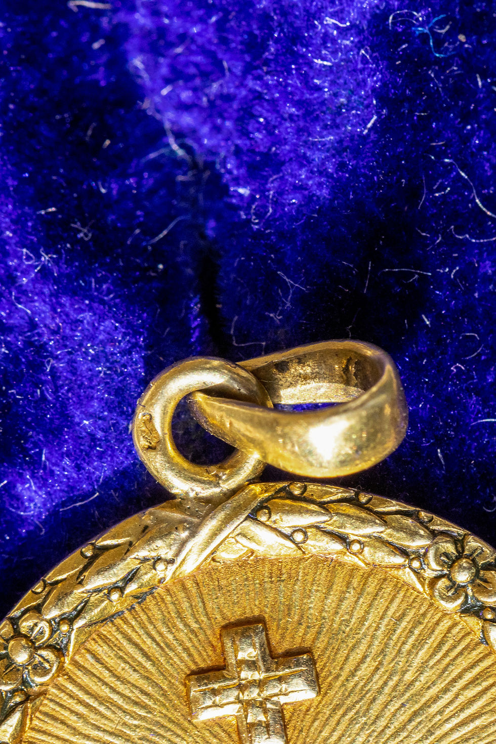 Miniaturebillede: Though slightly faded with age, the French eagle head stamp is still discernible.