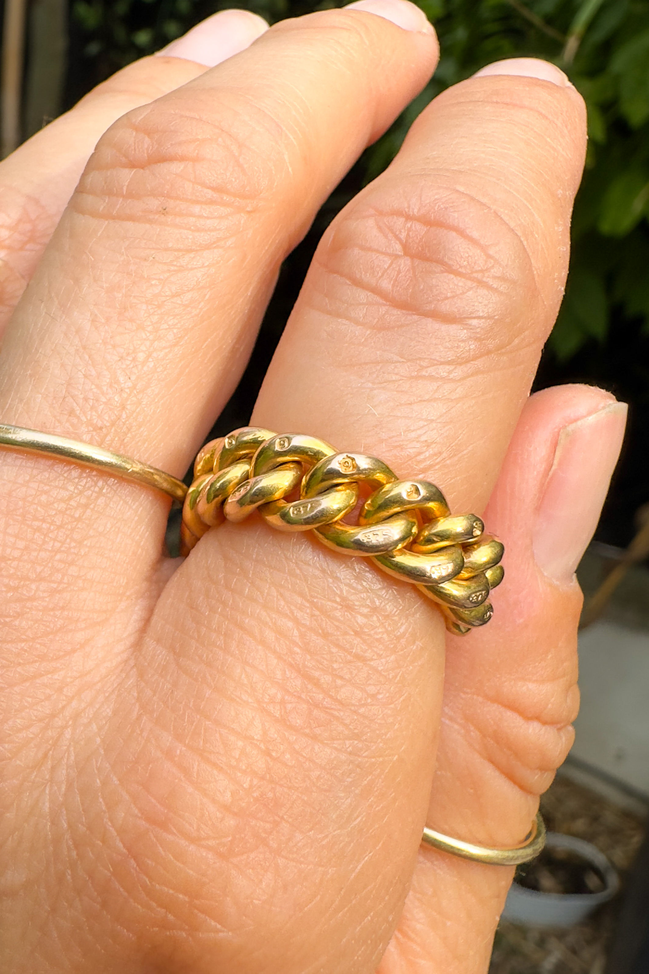 Antique 9ct Gold Chubby Curb Chain Ring - 6.5mm Wide