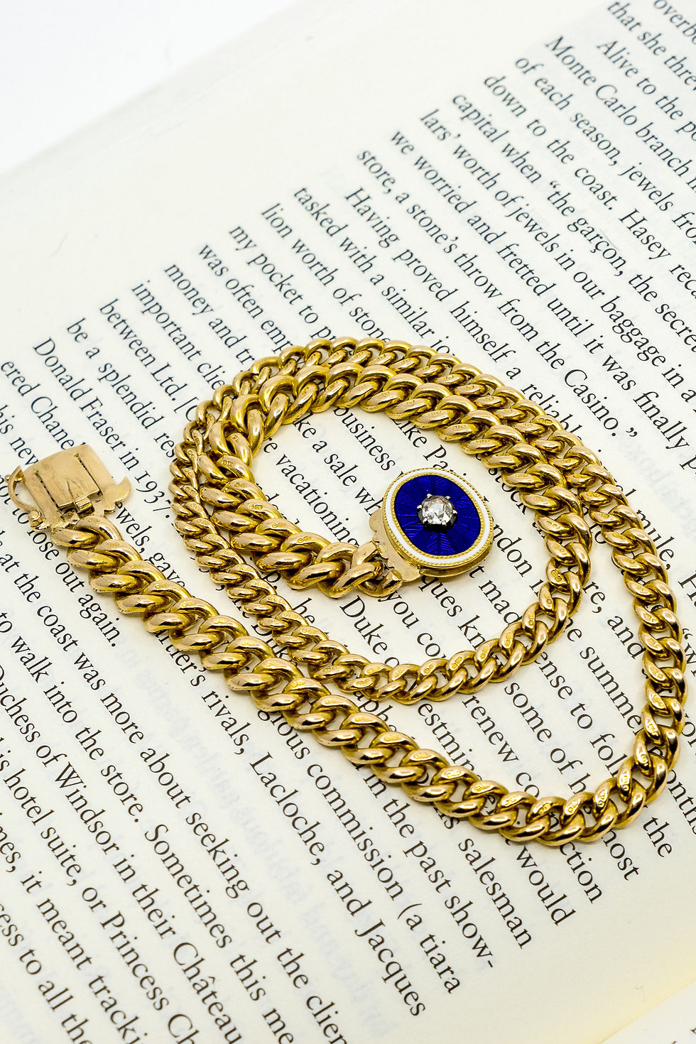 थंबनेल: Rare Antique 18ct Curb Chain With Georgian Rose-Cut Diamond Blue Enamel Clasp
