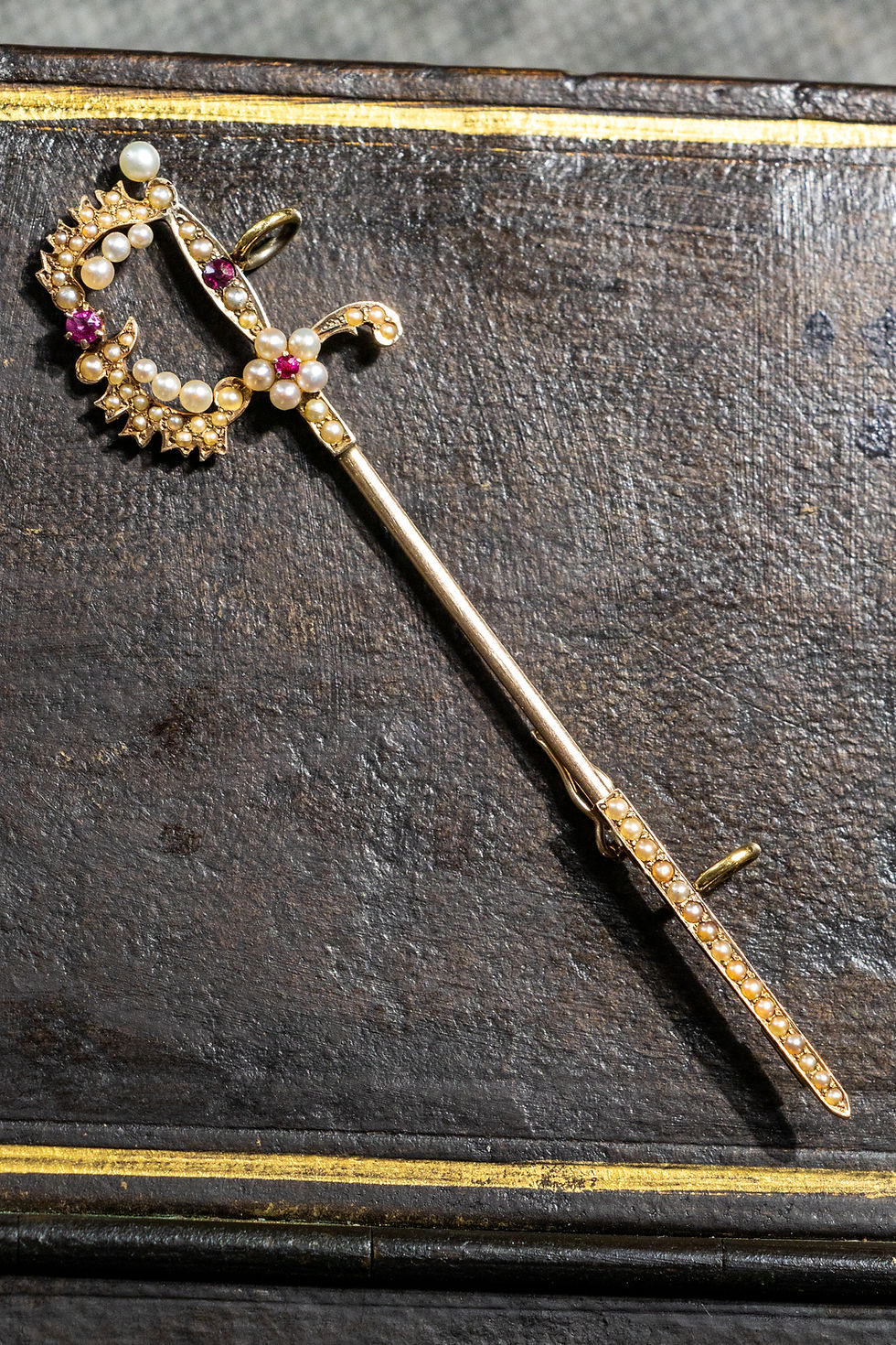 縮圖：Antique Gold Ruby And Pearl Sword Extender