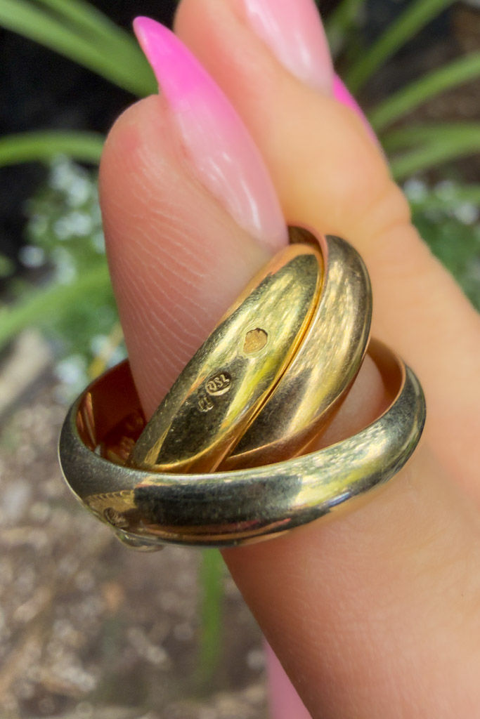 Miniatura: Cartier Trinity ring 1997 eagle head hallmark detail