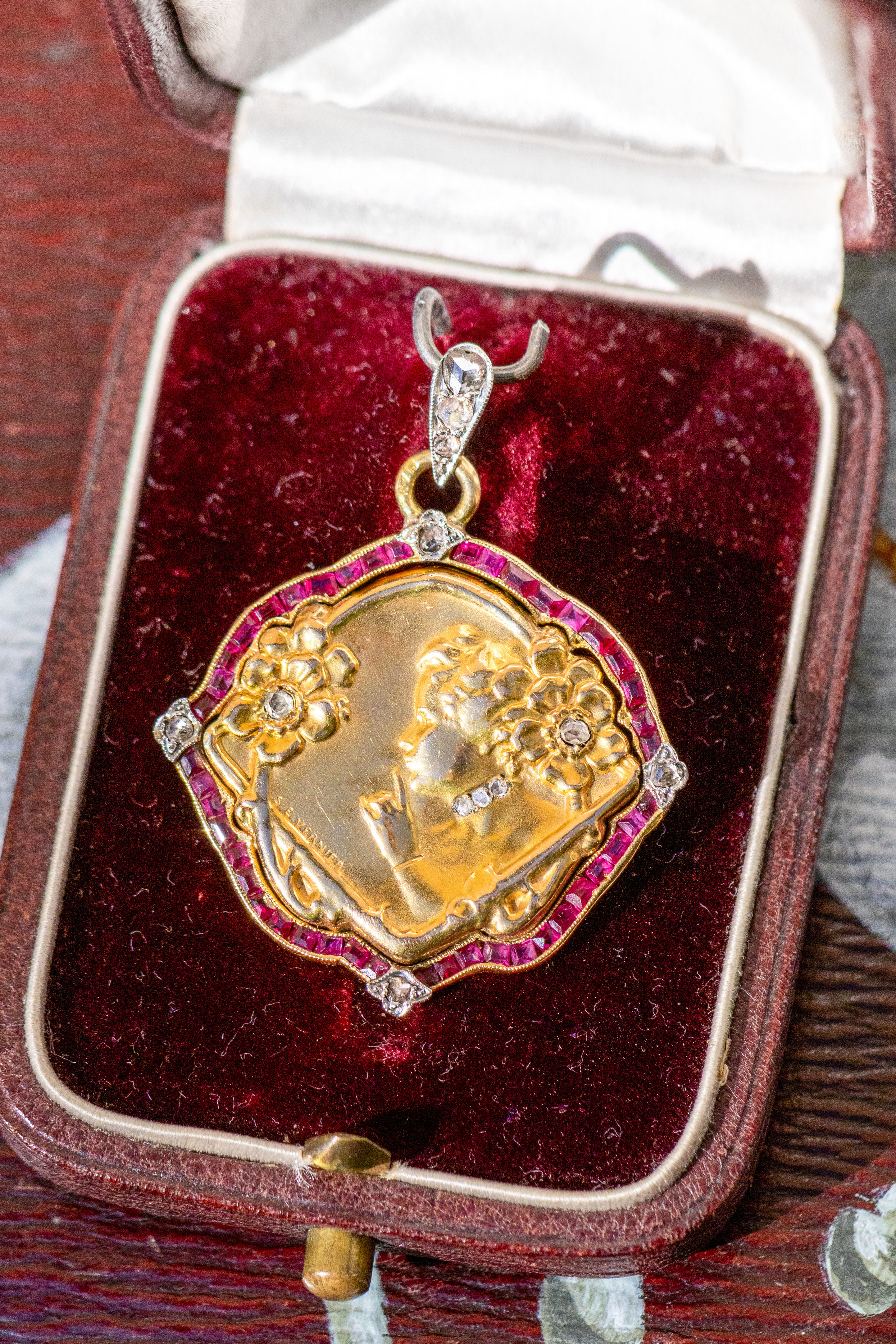 Exhibited Art Nouveau Pendant by S. É. Vernier - Paris Salon, 1908