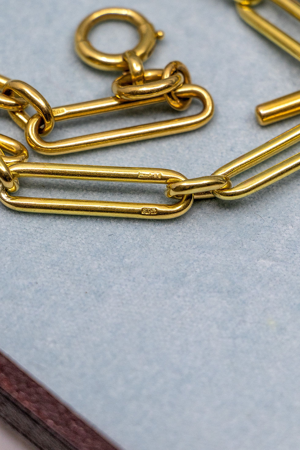 थंबनेल: Antique 18ct Gold Trombone Chain Necklace With Fancy Link Diamond T-Bar Extender