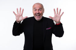 Andreas Mittlboeck Hände hoch