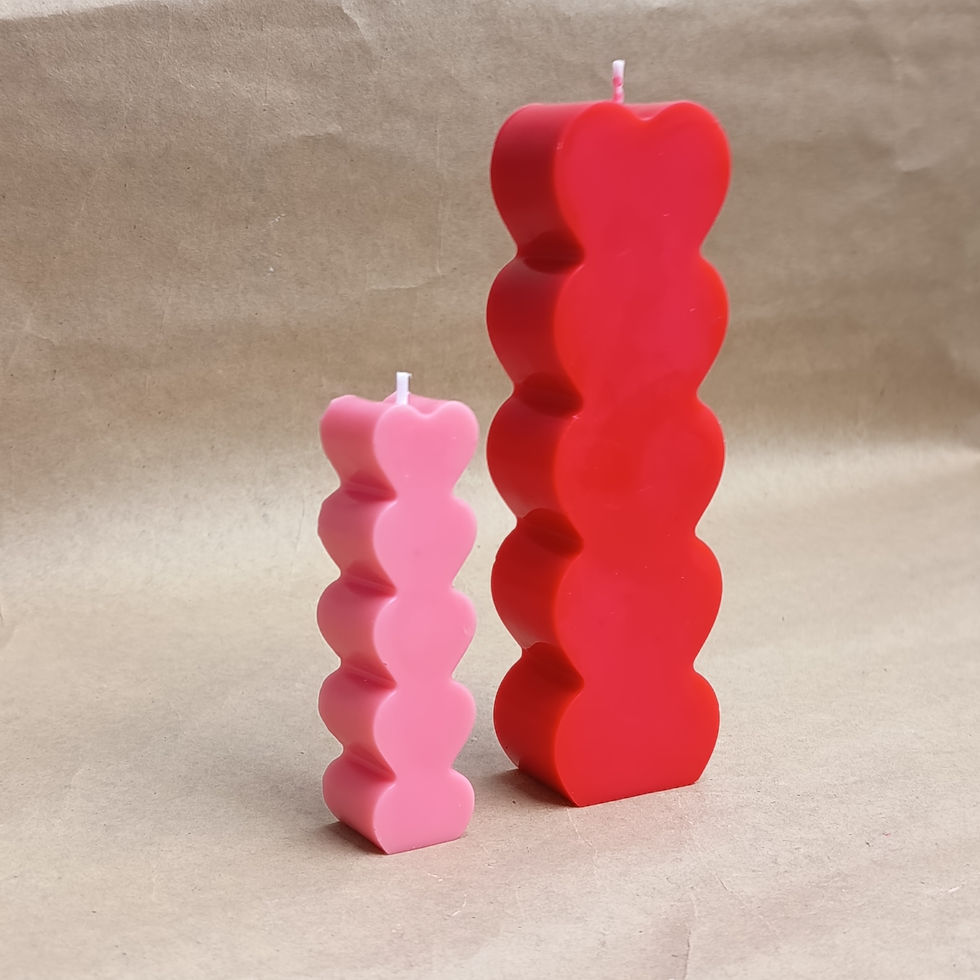 Miniature : Ligne de cœur – Bougie sculpturale parfumée - Bougie artisanale cœurs d'amour