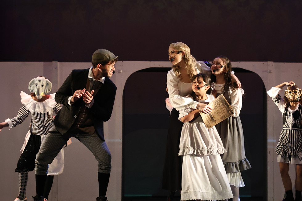 Jonathan Moretto, Bruna Zahara, Bruna Ferrari e Carol Dâmaso em "Barnum: O Rei do Show" (2025)