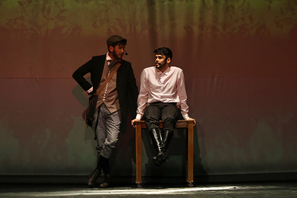 Jonathan Moretto e Diniz Neto em "Barnum: O Rei do Show" (2025)