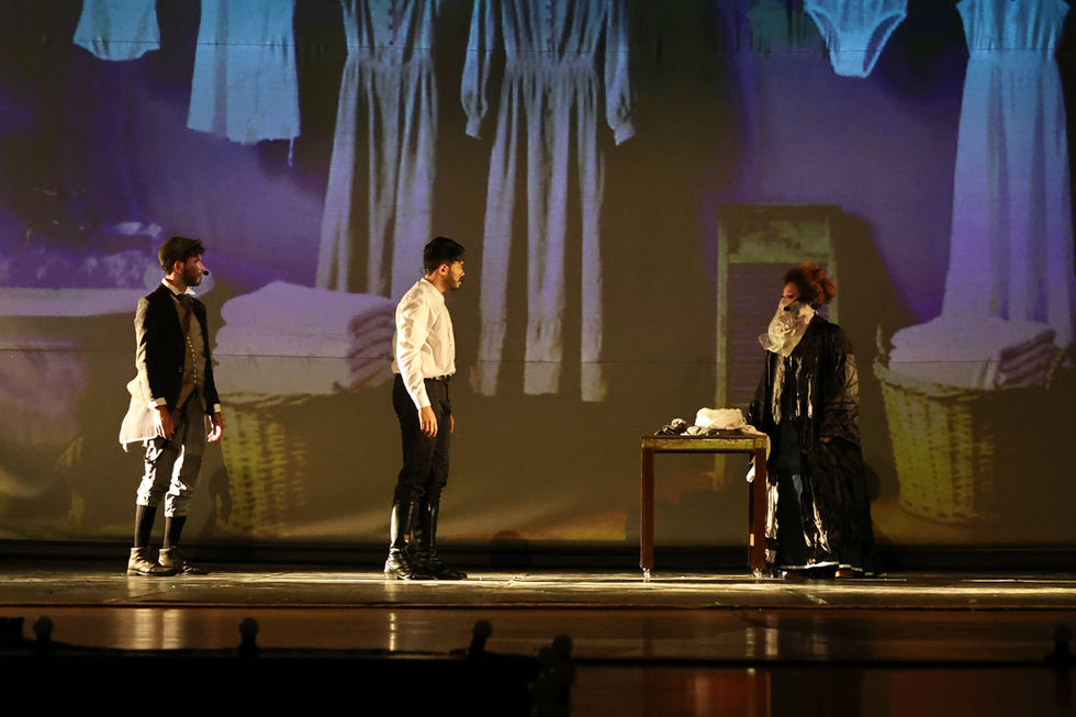 Jonathan Moretto, Diniz Neto e Katheryn Hillary em "Barnum: O Rei do Show" (2025)
