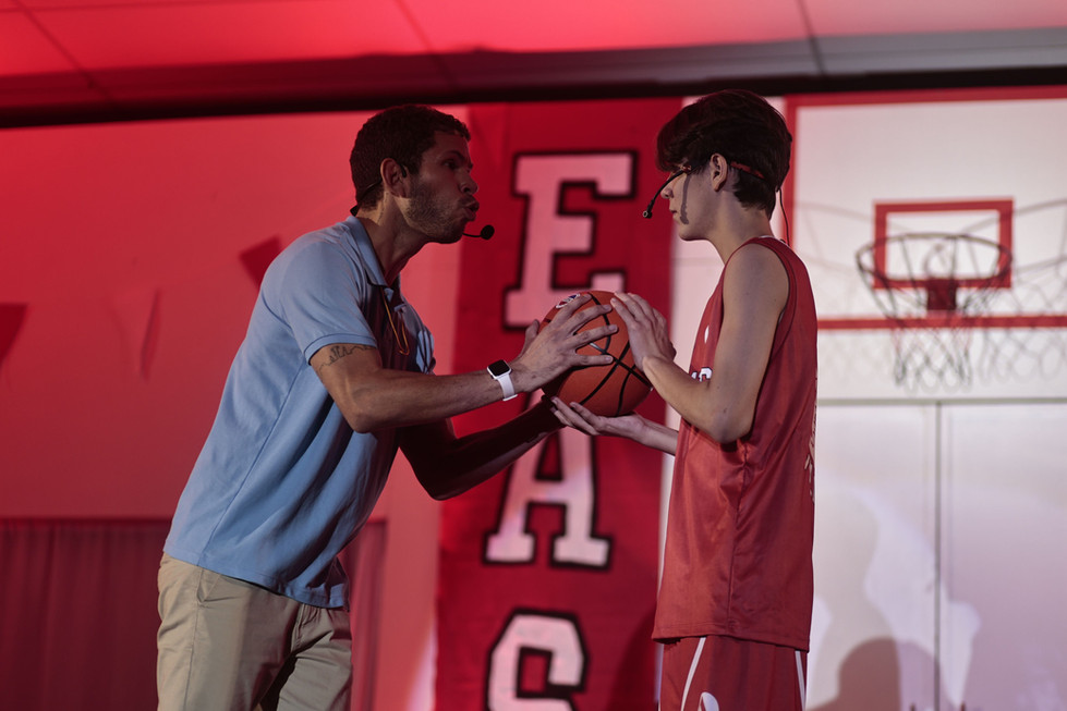 Jonathan Moretto e Miguel Braga em "High School Musical" (2026)