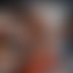 trabalhador verificando o relógio durante jornada 6x1 em ambiente urbano e seus impactos no mercado de trabalho no Brasil