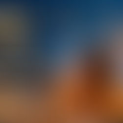 Estudante em sala de aula analisando estudos enquanto elementos gráficos mostram a conexão entre educação, mercado de trabalho e desenvolvimento econômico no Brasil.