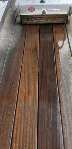 Bürsten-Reinigung HolzTerrasse