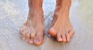 feet-1176612_1920.jpg