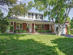 97-Oakmeadow-Blvd.jpeg